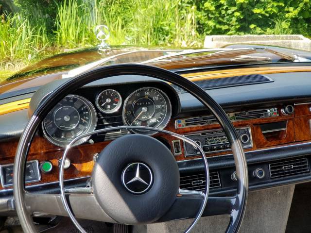 Click image for larger version

Name:	MERCEDES-BENZ-300-07.jpg
Views:	516
Size:	99.2 KB
ID:	9946384