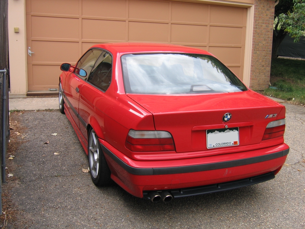 Hellrot red Black interior