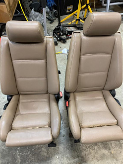 Click image for larger version

Name:	vert front seats recovered -1.jpg
Views:	247
Size:	61.6 KB
ID:	9960270