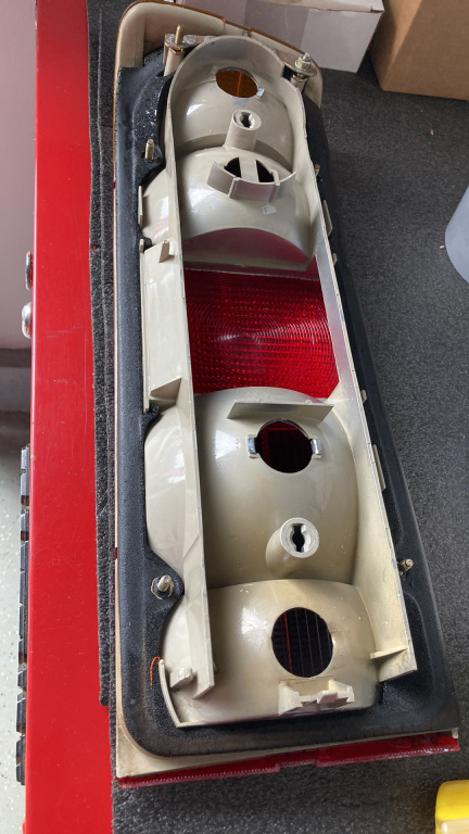 Click image for larger version

Name:	E30 tail light 2.jpg
Views:	116
Size:	154.1 KB
ID:	10080740