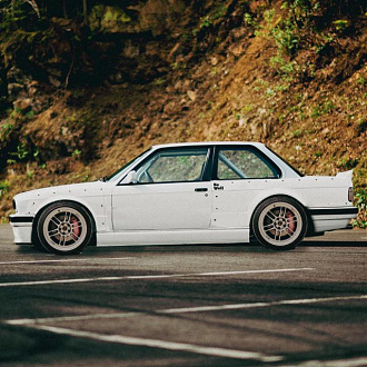 Click image for larger version

Name:	THE E30 RENDER copy2 copy.jpg
Views:	2780
Size:	75.2 KB
ID:	10037735