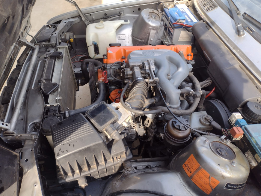 Click image for larger version

Name:	finished engine bay.jpg
Views:	1313
Size:	278.4 KB
ID:	10087492