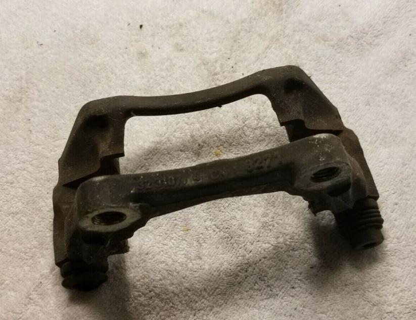 Click image for larger version  Name:	e30 front brake caliper bracket.jpg Views:	25 Size:	72.1 KB ID:	9948360