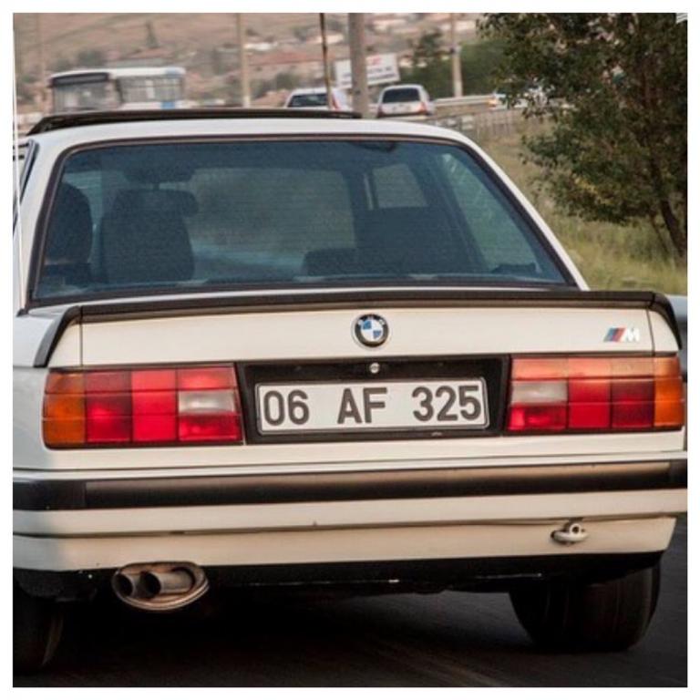 Click image for larger version

Name:	e30spoiler.jpeg
Views:	293
Size:	68.1 KB
ID:	9880851