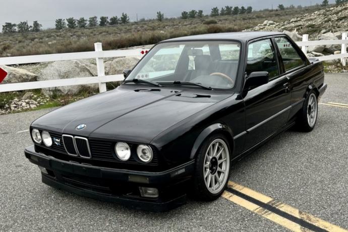 Click image for larger version  Name:	1991_bmw_318is_d02cfb46-3445-4b00-a542-aa1c91becaee-1-45185.jpg Views:	0 Size:	65.4 KB ID:	10045138