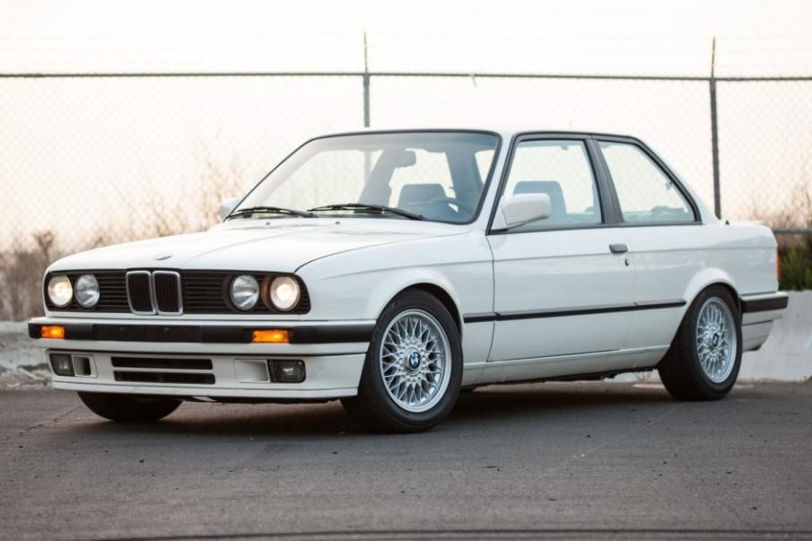 Click image for larger version

Name:	1989_bmw_325is_Exterior-2-1-1.jpg
Views:	816
Size:	58.5 KB
ID:	10044104