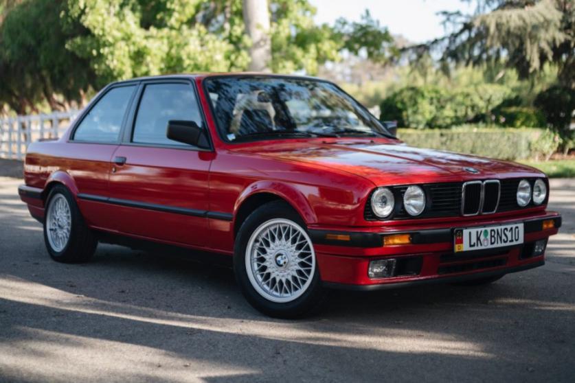 Click image for larger version  Name:	1989_bmw_325is_16197296280399e24dExteriorFront-Right.jpg Views:	0 Size:	69.8 KB ID:	10017370