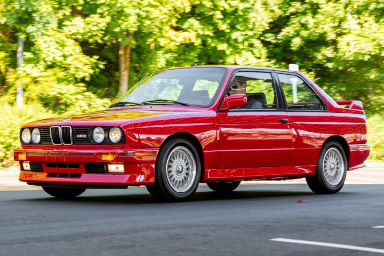 Click image for larger version

Name:	1989_bmw_m3_.jpg
Views:	763
Size:	77.6 KB
ID:	9869761