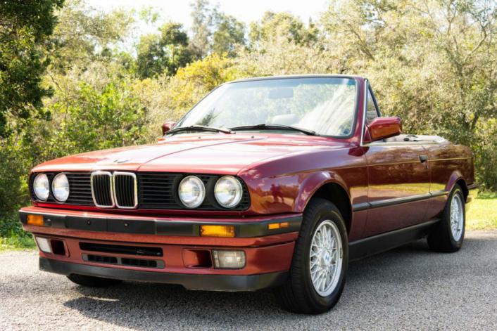 Click image for larger version

Name:	1992_bmw_325_.jpg
Views:	779
Size:	74.1 KB
ID:	9901865