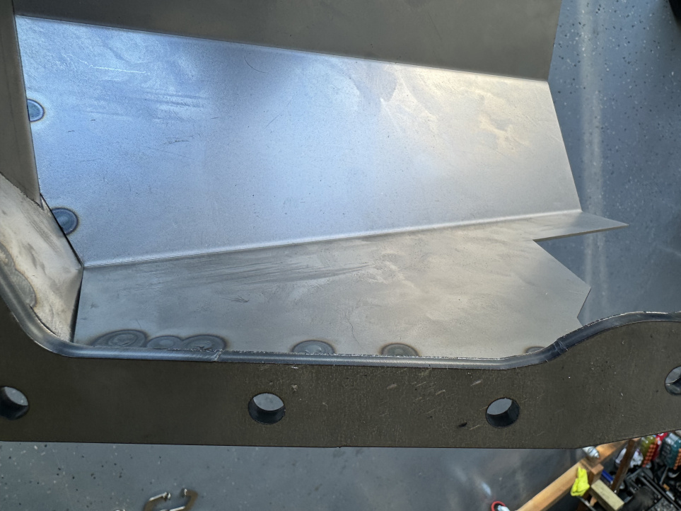 Click image for larger version  Name:	main-pan-inside.jpg Views:	0 Size:	225.3 KB ID:	10107288