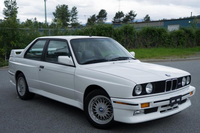 Click image for larger version

Name:	1988_bmw_m3_16050290735fe8d2DSC076671.jpg
Views:	914
Size:	65.0 KB
ID:	9960177