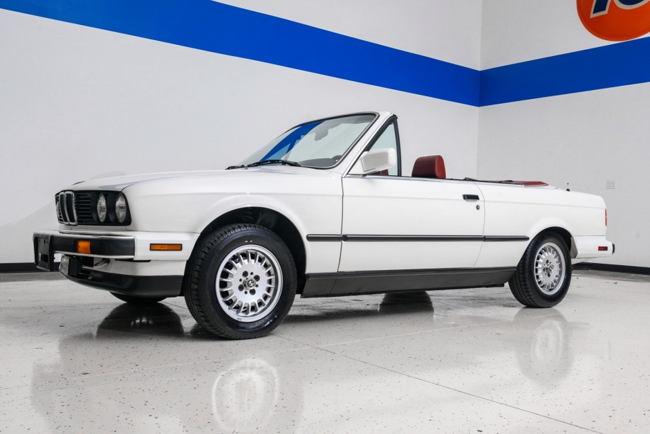 Click image for larger version

Name:	1987_bmw_325i_1601580081c948261468a4e81DSC_1423.jpg
Views:	852
Size:	103.3 KB
ID:	9956945