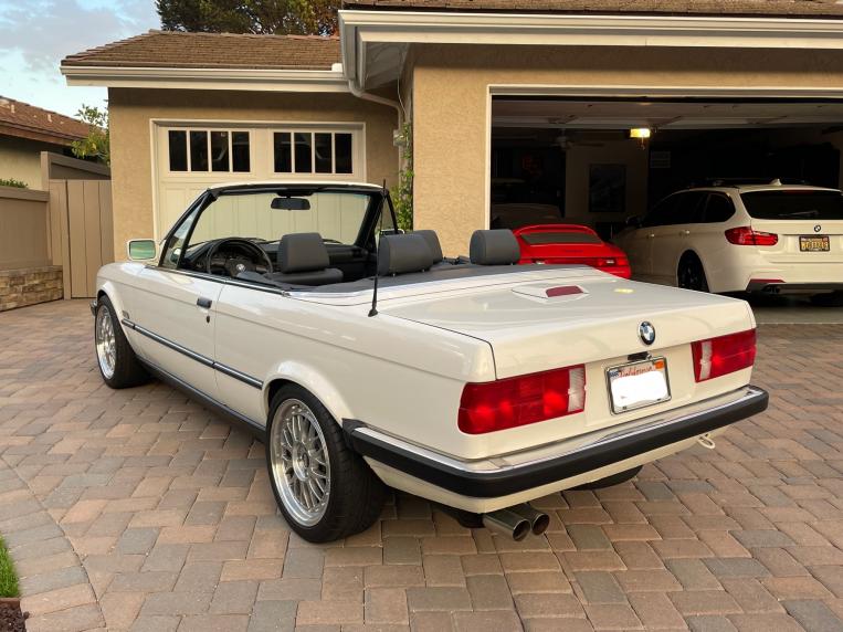 Click image for larger version

Name:	E30 rear quarter.jpg
Views:	273
Size:	74.2 KB
ID:	10044574