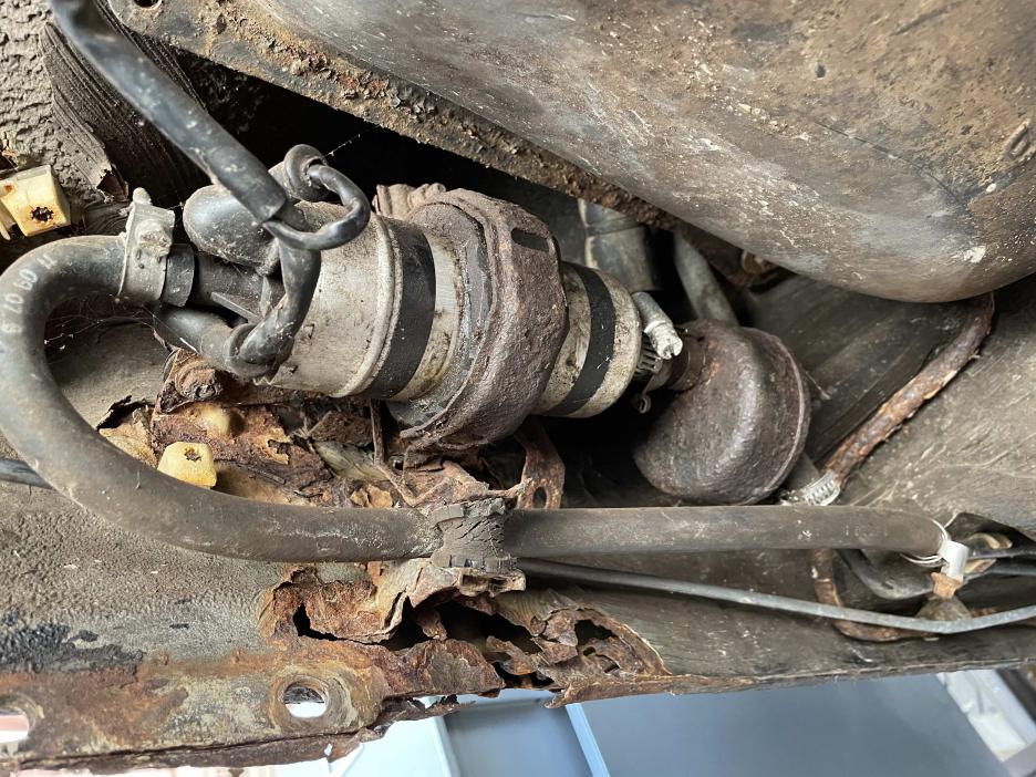 Click image for larger version  Name:	rusty pump.jpg Views:	0 Size:	148.7 KB ID:	10023650