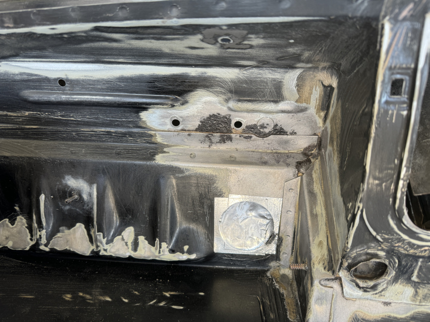 Click image for larger version

Name:	battery tray.jpg
Views:	427
Size:	280.1 KB
ID:	10126424
