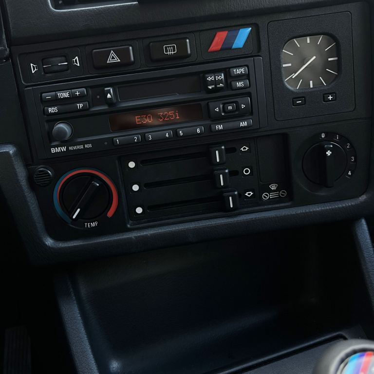 Click image for larger version

Name:	BMW E30 M3 E36 Reverse RDS Radio Bluetooth.jpg
Views:	161
Size:	173.4 KB
ID:	10128766
