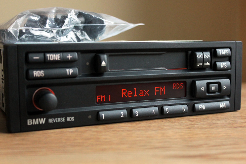 Click image for larger version

Name:	BMW E30 M3 S52 Reverse RDS Bluetooth radio 2.jpg
Views:	105
Size:	243.2 KB
ID:	10131704
