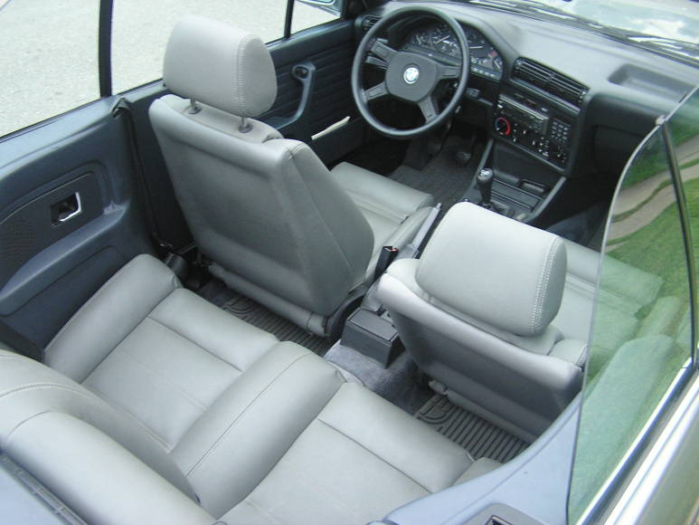 The 325i's interior