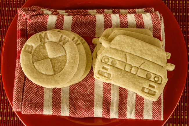 Click image for larger version

Name:	bmw_e30_cookie_cutter_is_baked_2000.jpg
Views:	0
Size:	212.6 KB
ID:	10151850