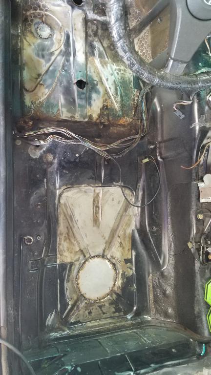 Click image for larger version

Name:	driver side patches 10-2.jpg
Views:	711
Size:	61.3 KB
ID:	9954011