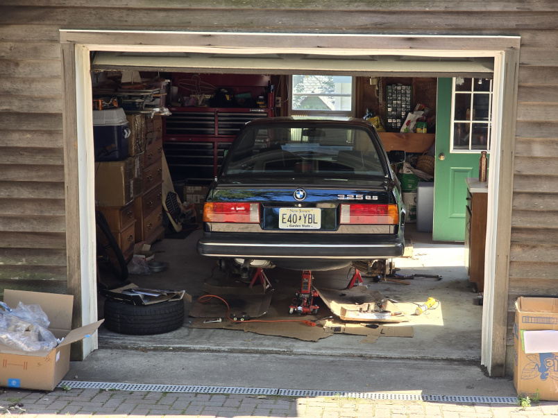Click image for larger version

Name:	ebrake penny on jacks.jpg
Views:	23
Size:	241.7 KB
ID:	10162784