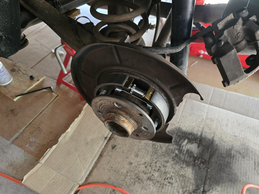 Click image for larger version  Name:	rebuilt brakes.jpg Views:	0 Size:	212.1 KB ID:	10162786